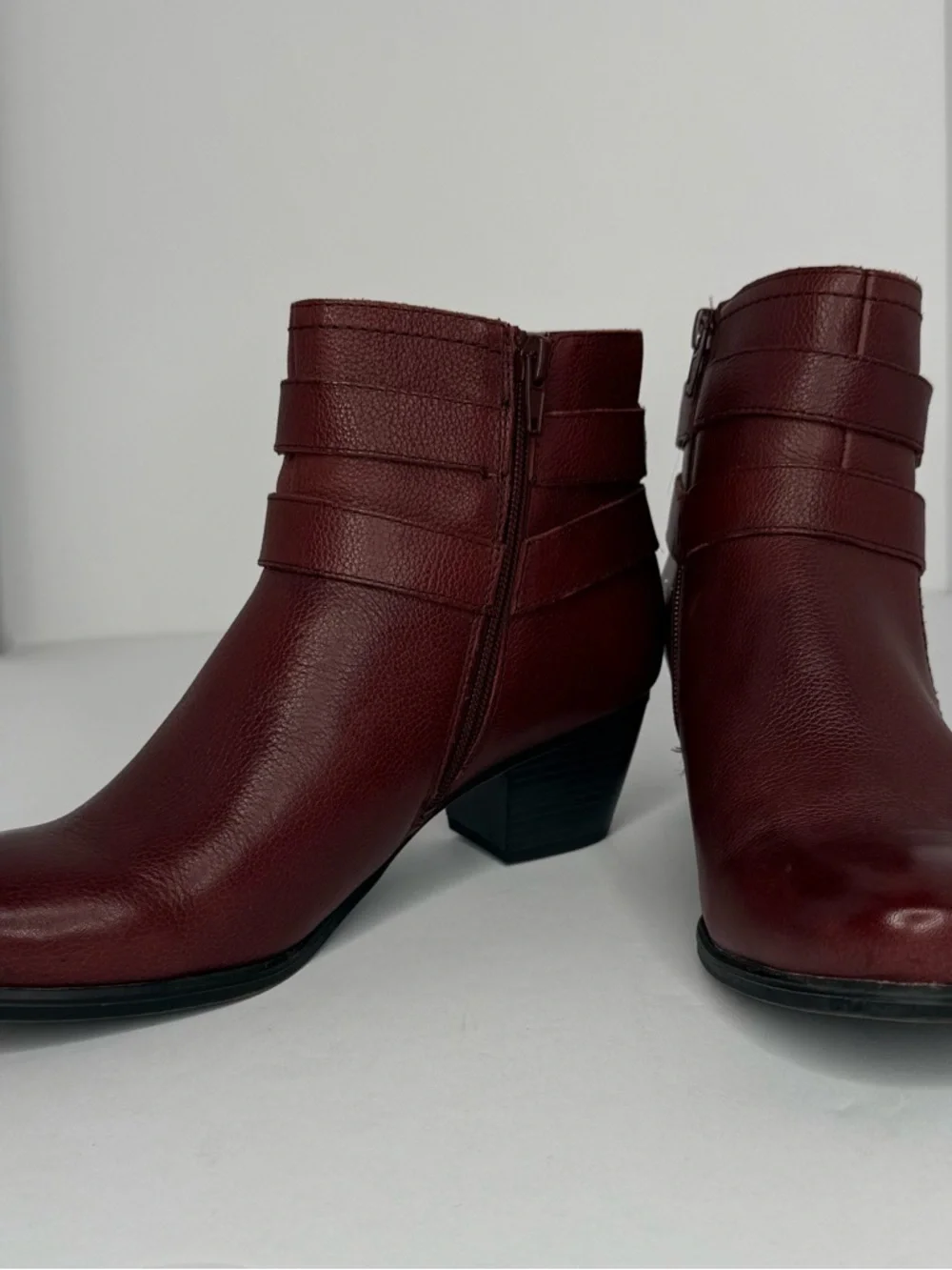 Naturalizer Women's Burgundy Leather Ankle Booties - Picture 1 of 8